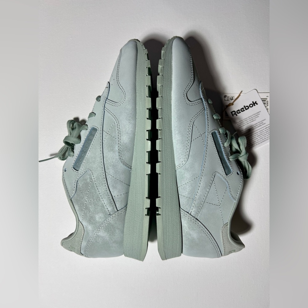 Reebok Classic leather lifestyle sneakers in sea spray green US women’s 8.5 NWT - Picture 3 of 11